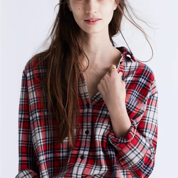 Madewell Tops - Madewell oversized boyfriend flannel shirt